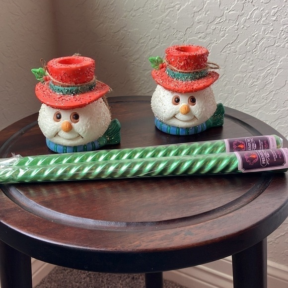 Unbranded: Snowmen tapered candle holders- lot of 2- includes 2 green candles - Picture 14 of 14
